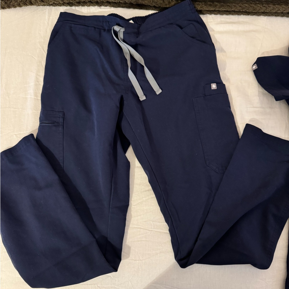 Figs Deep Blue Scrub Set - Picture 4 of 4